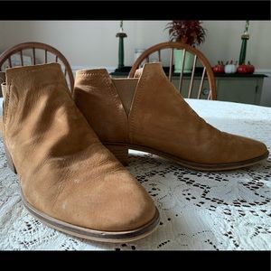 Dolce Vita bootie brown